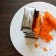Морквяно-сирна запіканка з сухофруктами в мультиварці