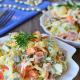 Salat mit rosa Lachs aus der Dose: So bereiten Sie ein Sieb und unvorbereitete Kräuter zu