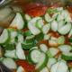 Συνταγή για ogirkiv στον κόλπο της ντομάτας για το χειμώνα